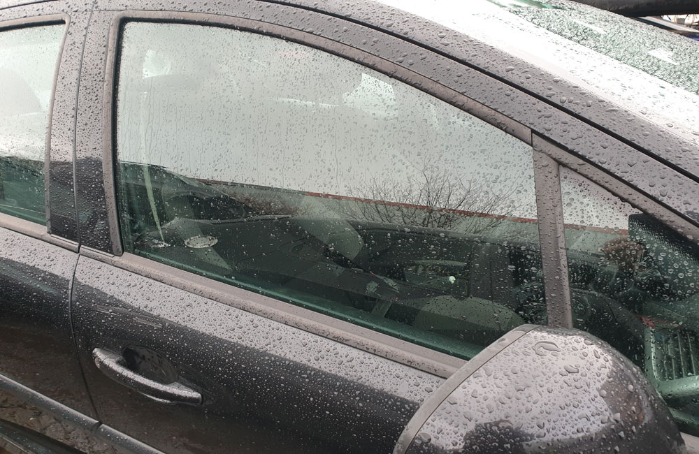 Peugeot 207 S Door window glass driver side front